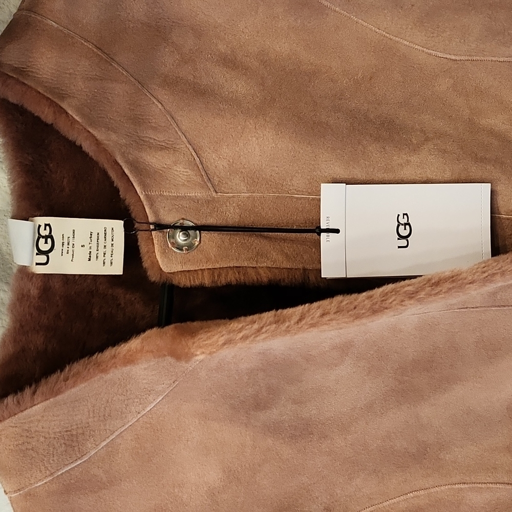 UGG Remy Reversible Shearling Coat. Retail Price$1'995 Color:sephia film. - Picture 2 of 15